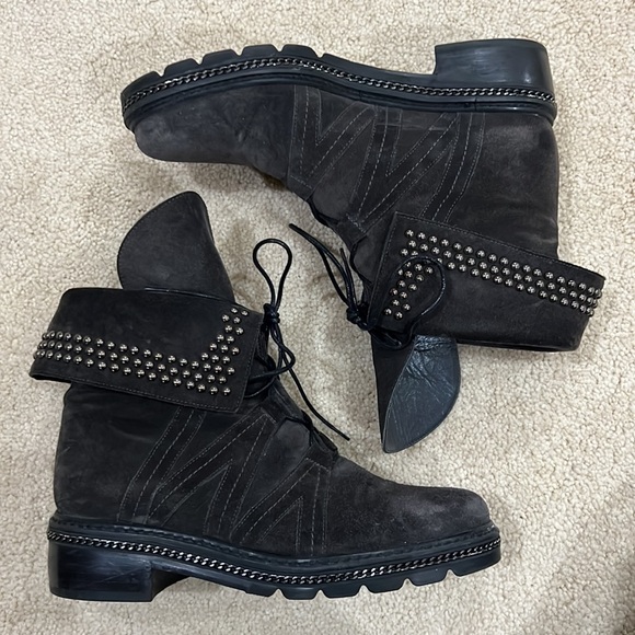 STUART WEITZMAN foldover boots. Size 6 1/2 - Picture 4 of 16